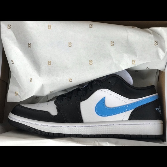 Air Jordan 1 Low University Blue White Black Size 8 Wmns / 6.5Y - Picture 3 of 11